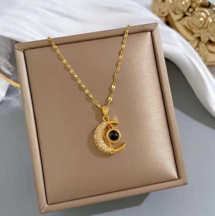 Collar de Luna Creciente